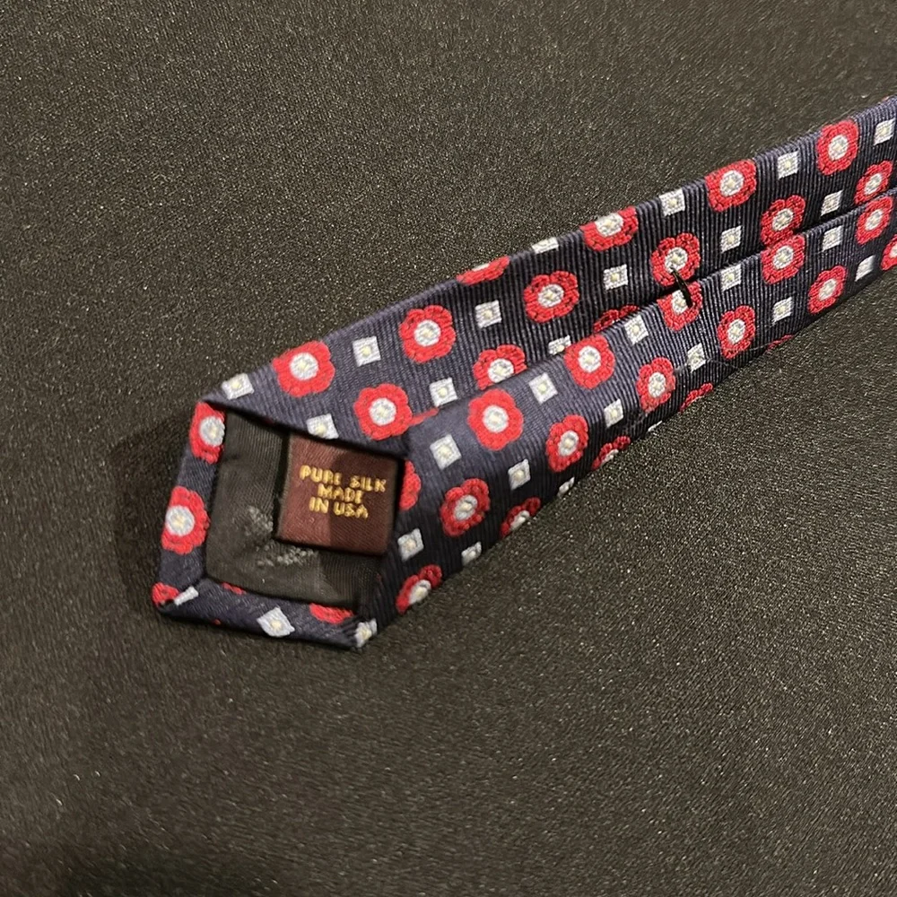 BROOKS BROTHERS BOYS PATTERNED NAVY, RED & YELLOW SILK NECKTIE